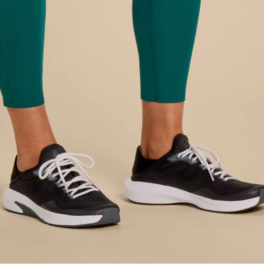 OluKai Kaholo Women’s Breathable Athletic Shoes Size 10